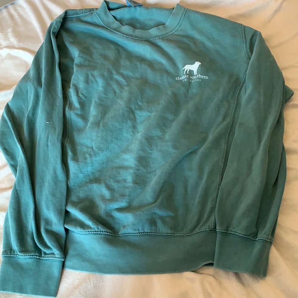 Classic southern  pullover size S